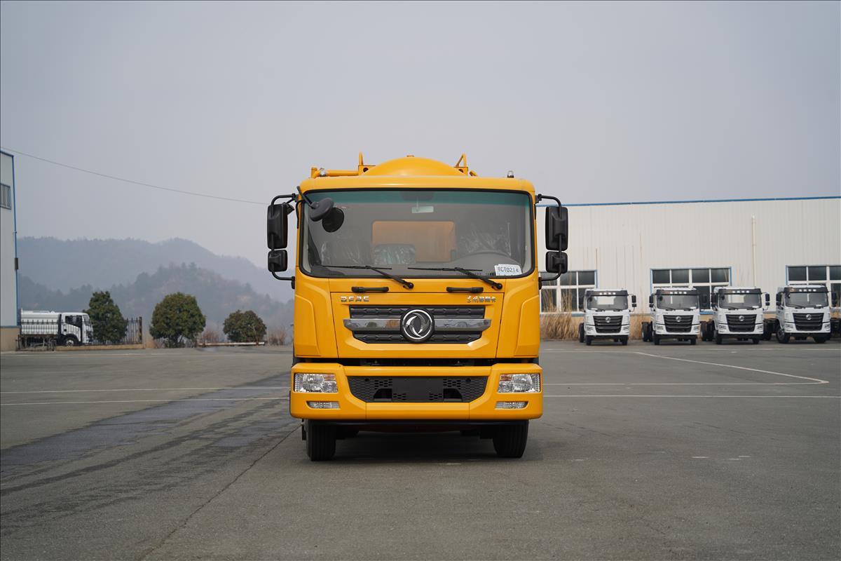 18T吸污車